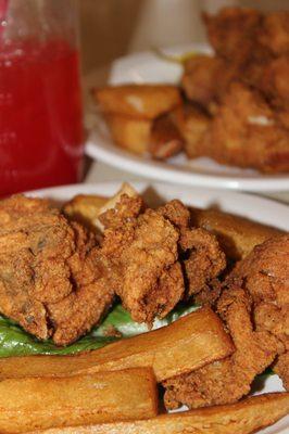 yummyliciously gooooood chicken n fries