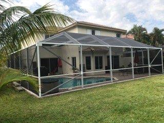 EBG Screen Enclosures & Techos De Aluminio