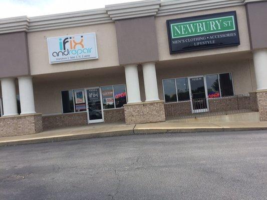 Look for a tiny sign and a huge storefront. This is amazing and fast service, knew latest patches and set back on track in about 30 Minutes.