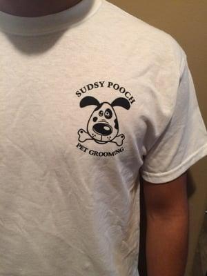 This is the front view of the t-shirt. The back is similar with more info. I love the simplicity of the design!!!