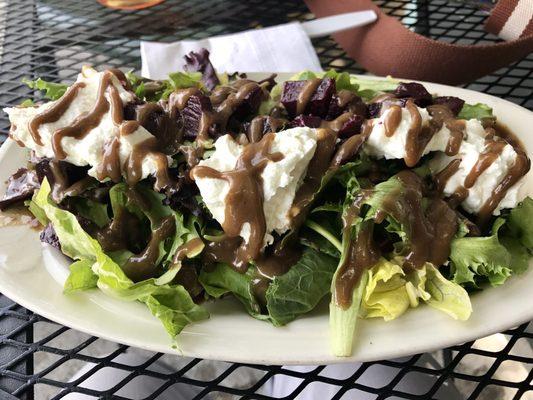 Beet & Chèvre Salad