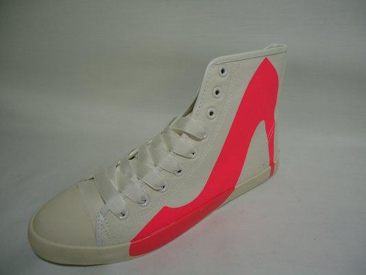 Women Footwear by BE&D
