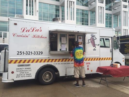 Lala's Crusin Kitchen