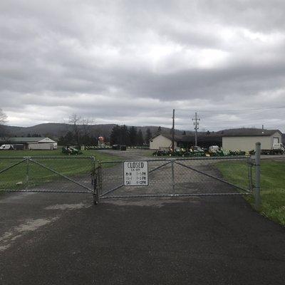 LINDSEY LAWN & GARDEN