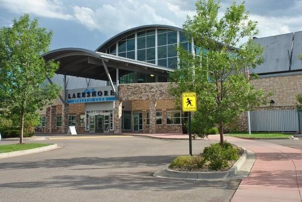 Front entrance to the Lakeshore Athletic Club