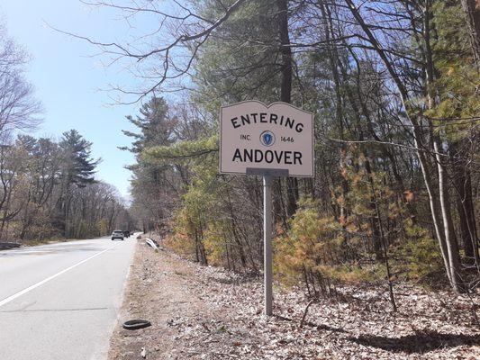 Entering Andover from North Andover.