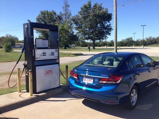 $1.00 gas for the Don Carlton Limited Edition 2013 Honda Civic. Thanks @OklahomaNaturalGas!