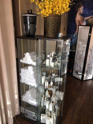 Very clean all the way around.