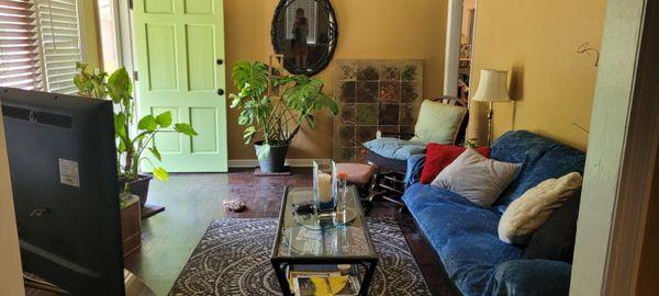 Hardwood floors, indoor/outdoor carpet, and a glass front door makes clean up time consuming but well worth the comfort zone!