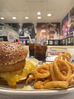 I ordered me the Route 66 Burger and it sure hit the spot the end my last night in San Francisco!