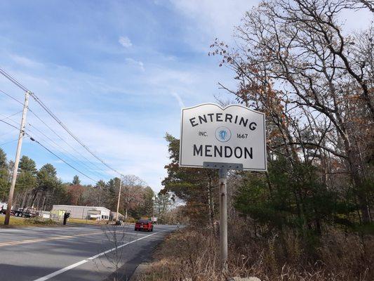 Entering Mendon from Uxbridge.