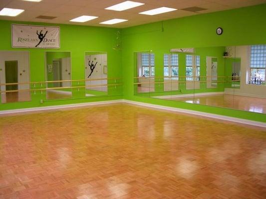 Roselawn Dance By Merrit