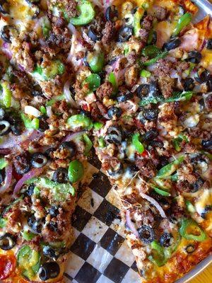 Supreme! With no tomatoes! By far the best pizza I've had here & near Salem! Worth the little drive!