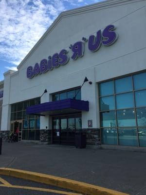 Millbury Babies R Us -- Shoppes @ Blackstone Valley : 70 Worcester Providence Turnpike / Route 146, Millbury Storefront