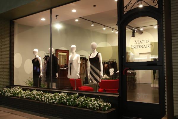 MagidBernard is located at 307 North Robertson Blvd. Beverly Hills. Just 2 blocks South of Burton Way.