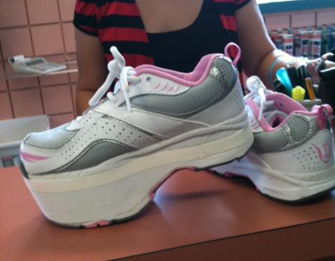 Ozzy created an elevation for my friend's right foot who had a fracture on her heel. She said it felt great!