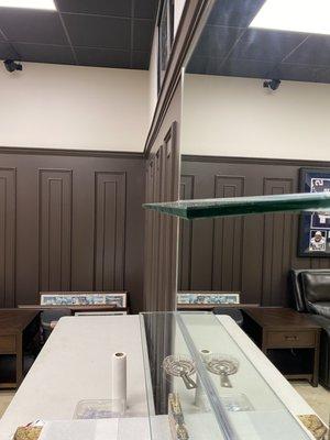 Distinctive Touch Glass and Mirrors