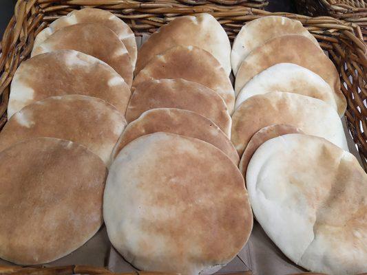 The best pita, made with no preservative .