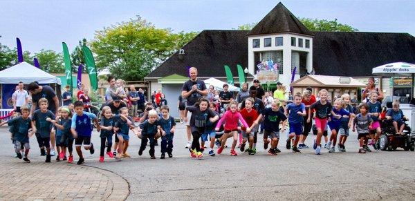 The kids fun run around the pond!