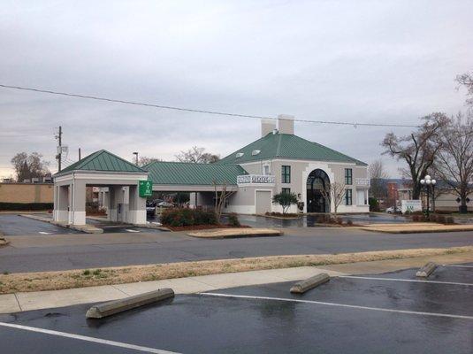 Farmers & Merchants Bank