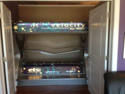 This is the coolest bed. Uncle Freddie likes.