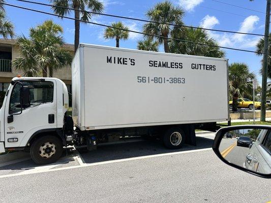 Mike Seamless Gutters