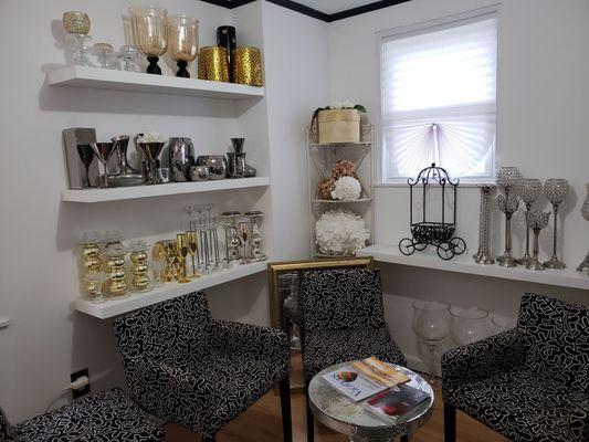 4-15-2018 Event Planning Room. Well decorated and calming.