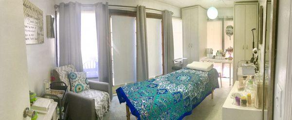 Welcome to Kim Cas Beauty and Brows Studio ! Taking care of all your Waxing needs for both women and men. Specializing in Brazilian Wax!