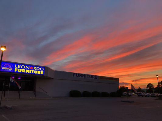 Leonardo Furniture  Westbury