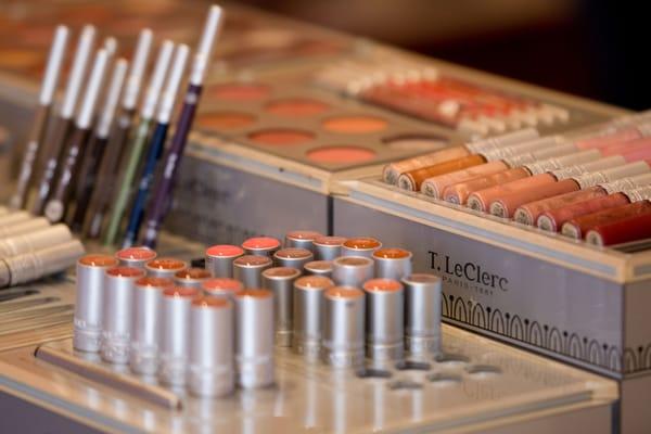 Make-up bar (T. Leclerc Paris)