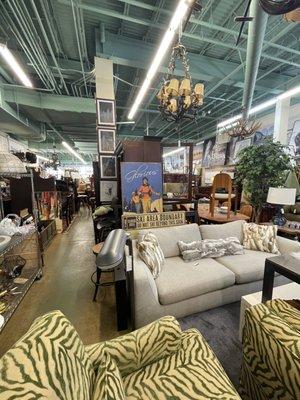 Such a fun place with great bargains!!!
