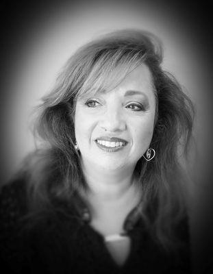 Hi! I'm Janette! I am a seasoned hairstylist here at Inspire Hair Studio. Mention this post and receive a free gift with any color session!