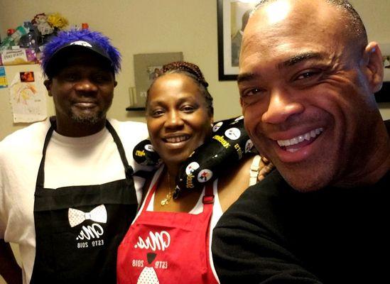 #merrychristmas Got them matching #aprons lol. Had to visit my sister/cousin and #brotherinlaw We both missing mom