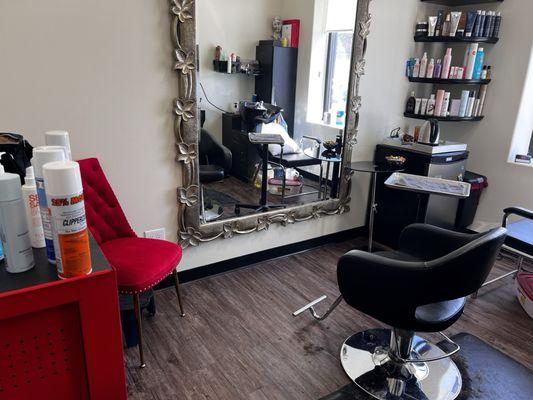 Salon suite #120