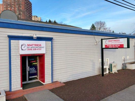 Save 50-80% On Brand New Name Brand Mattress Sets!