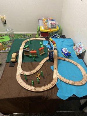 Train track small world play