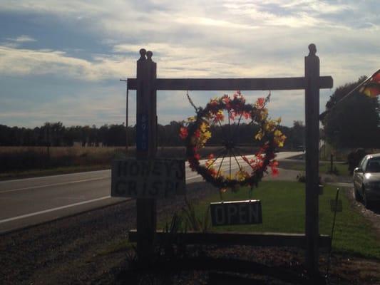 Eclectic store. Apples some other veggies. Statuary, antiques.