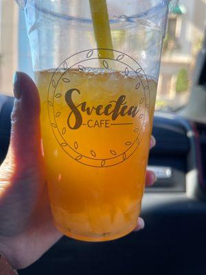 Mango peach tea with lychee jelly