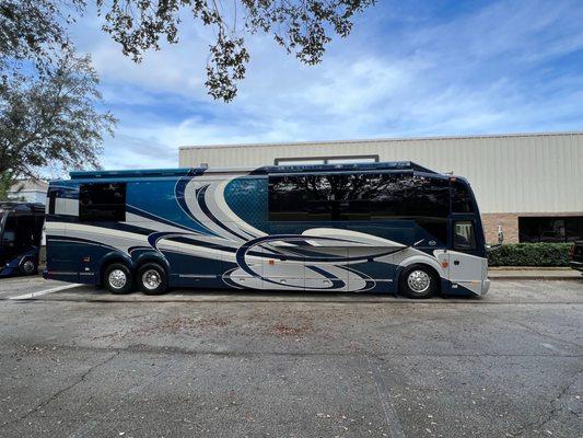 Another bus painted to perfection