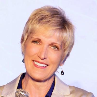 Female Clean Comedian Sally Edwards