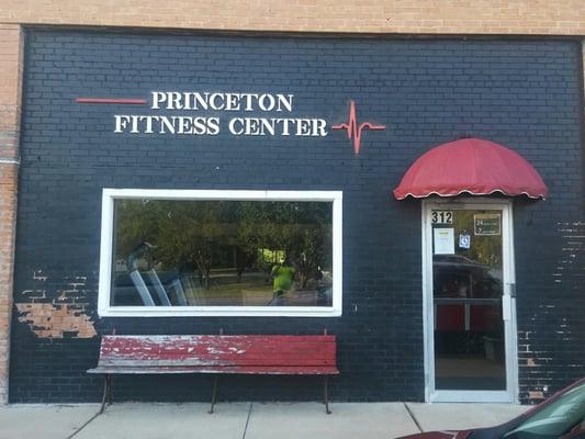 It's a great place to get a workout anytime day or night. Awesome equipment, and a knowledgeable staff there is no place better!