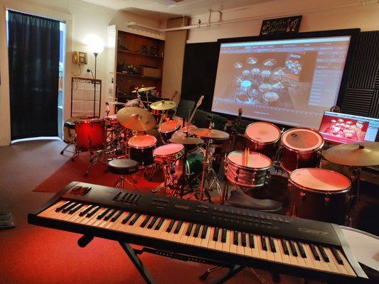Drum lessons, percussion lessons, rhythmic reading, recording, virtual drum lessons