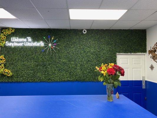 Sunflower Washateria