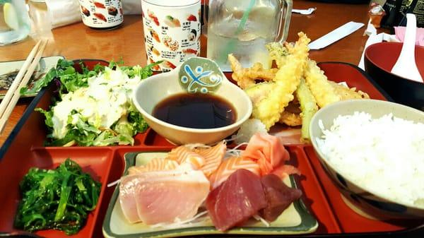 Tempura and sashimi combo