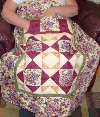 Lovie Lap Quilt with pockets