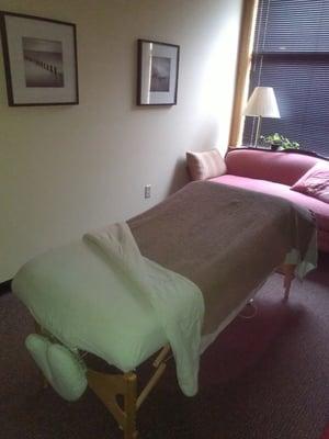 The table is for relaxing during the massage, the couch is for relaxing before and after!