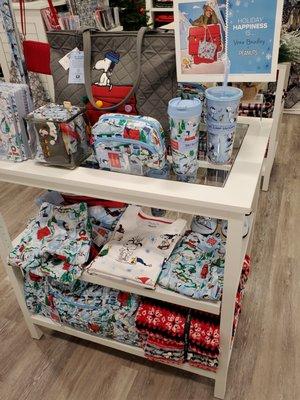 Great selection of Snoopy items from the Vera Bradley collection!