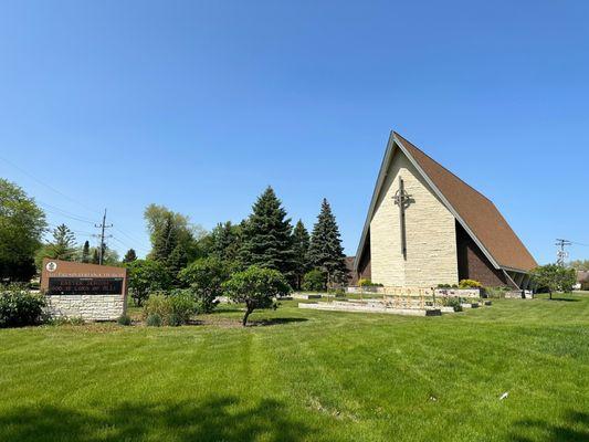 Palatine Presbyterian viewed from the southern facade