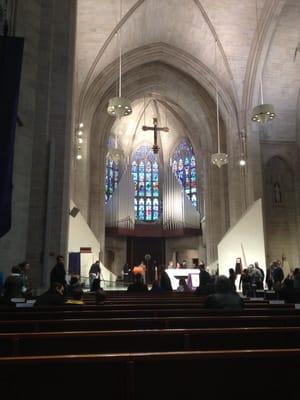 The Alter with the pipes of the pipe organ