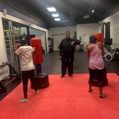 Ninja kick-fit kickboxing